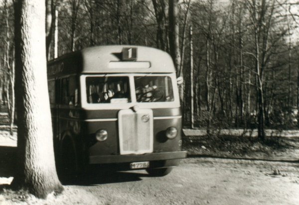 Odense Omnibus nr. 11 (1948 - 1952) - Odense Bytrafik nr. 3 (1952 - 1964). Photo: © Archive Niels-Folke Vallin